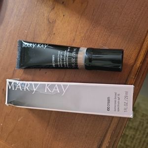 Mary Kay CC Cream w SPF 15 in very deep color